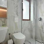 Modern By-delmar Hotel *
